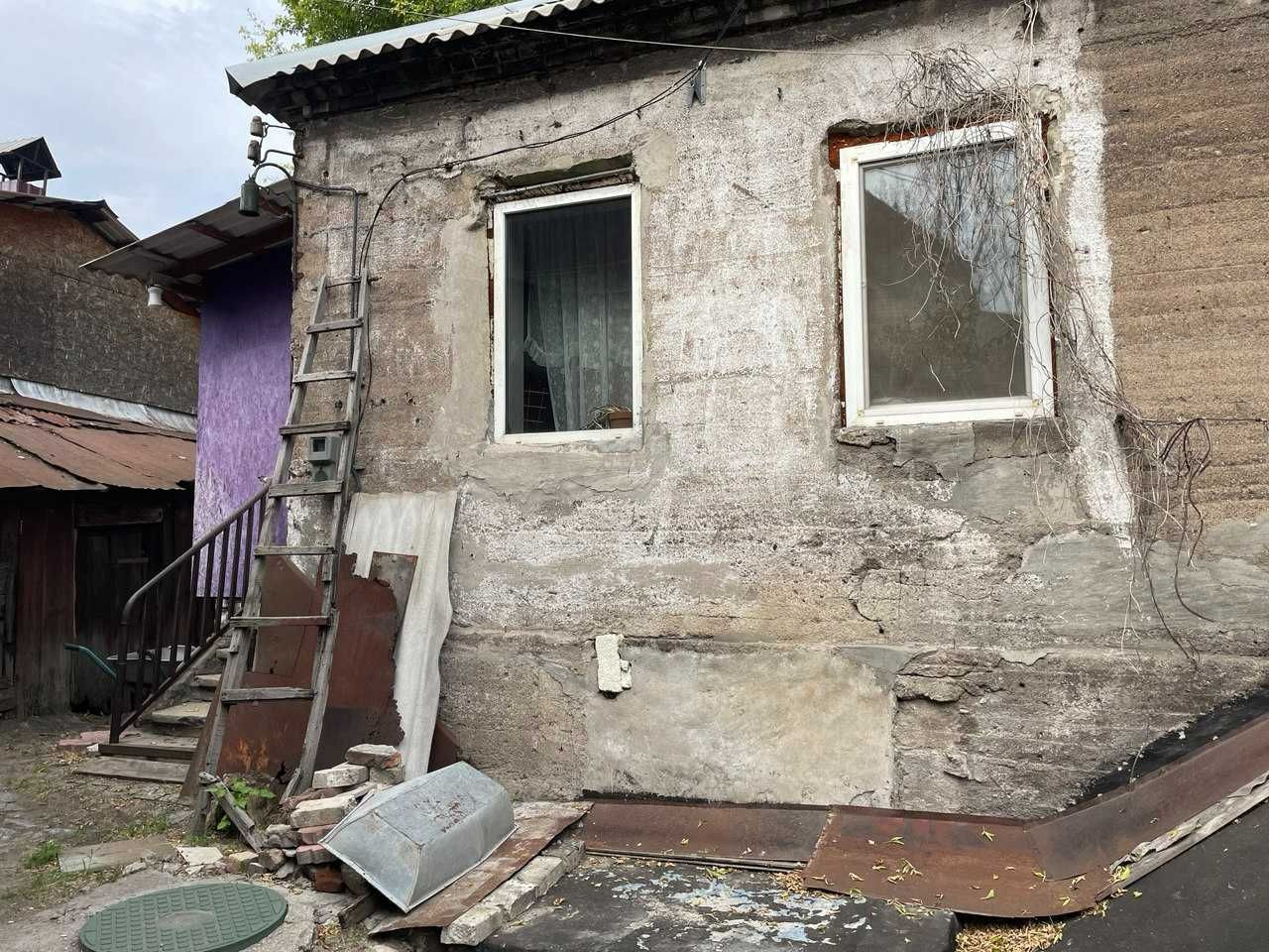 Продам часть дома с отдельным входом ул. Тесная р-н пр. Нигояна