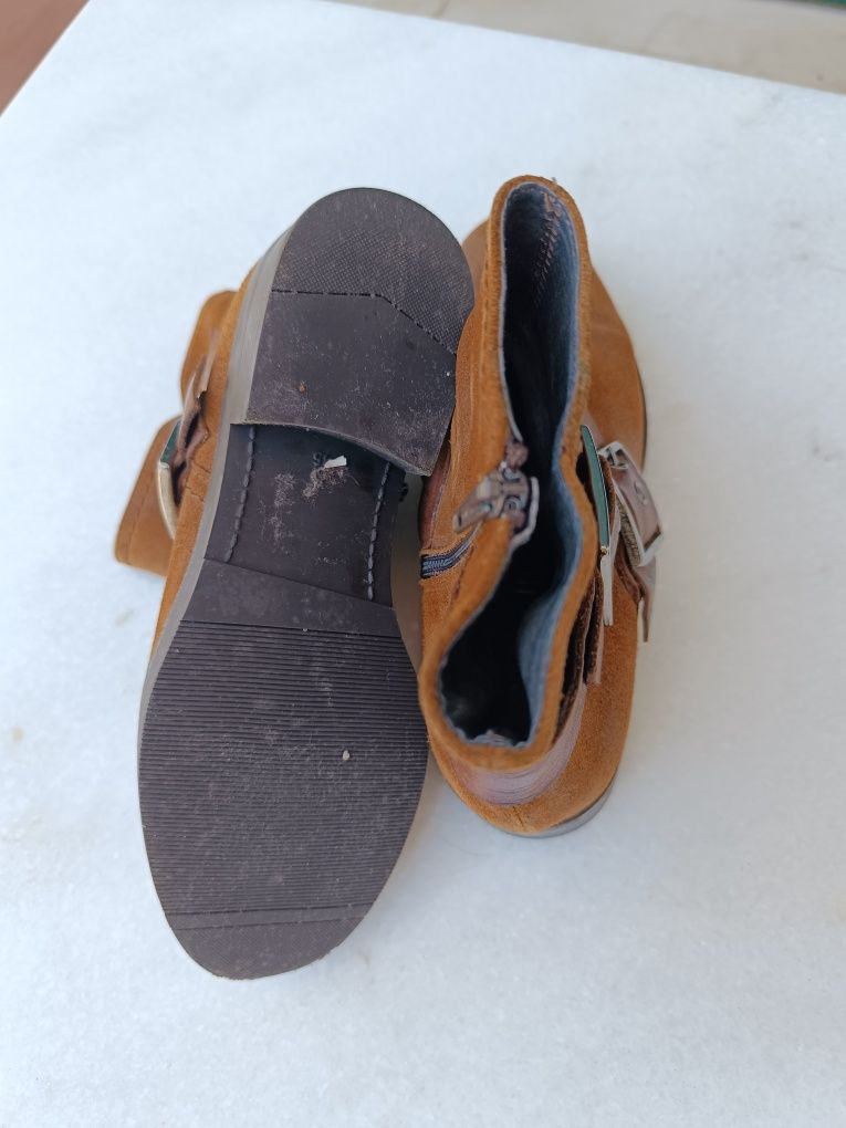 Botas - Mulher - Tamanho 36