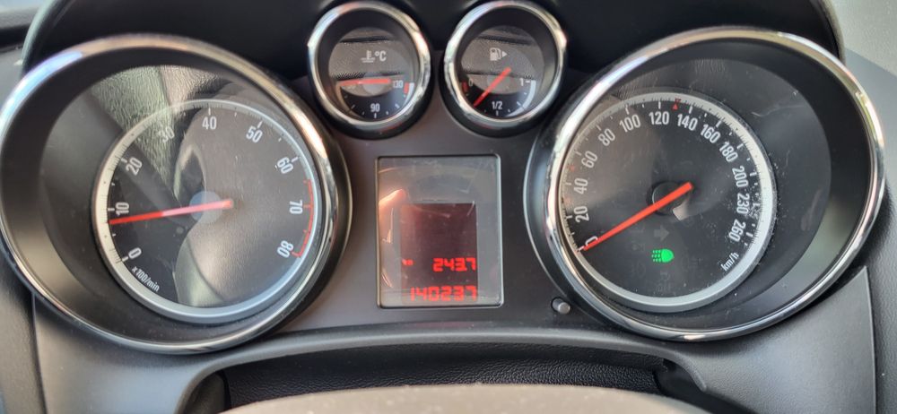 REZERWACJA Opel Astra benzyna