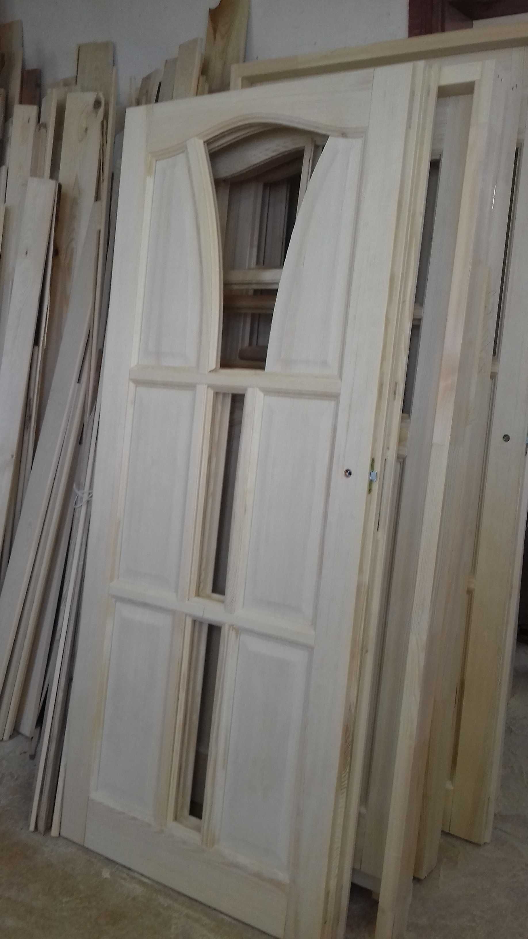 Drzwi drewniane sosnowe wewnętrzne
