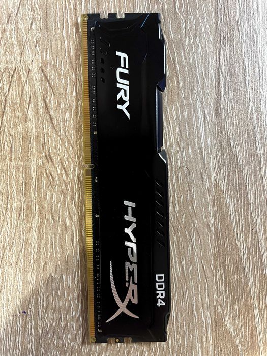 Оперативна пам'ять Kingston Fury DDR4 (16GB)