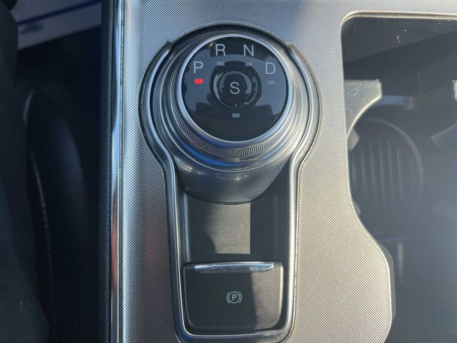 Ford Edge Titanium      2022