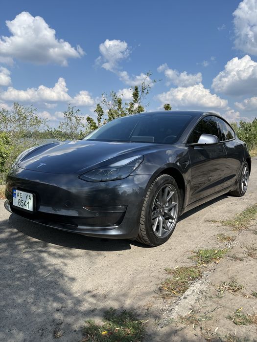 Продам Tesla 3 22 рік повний привід