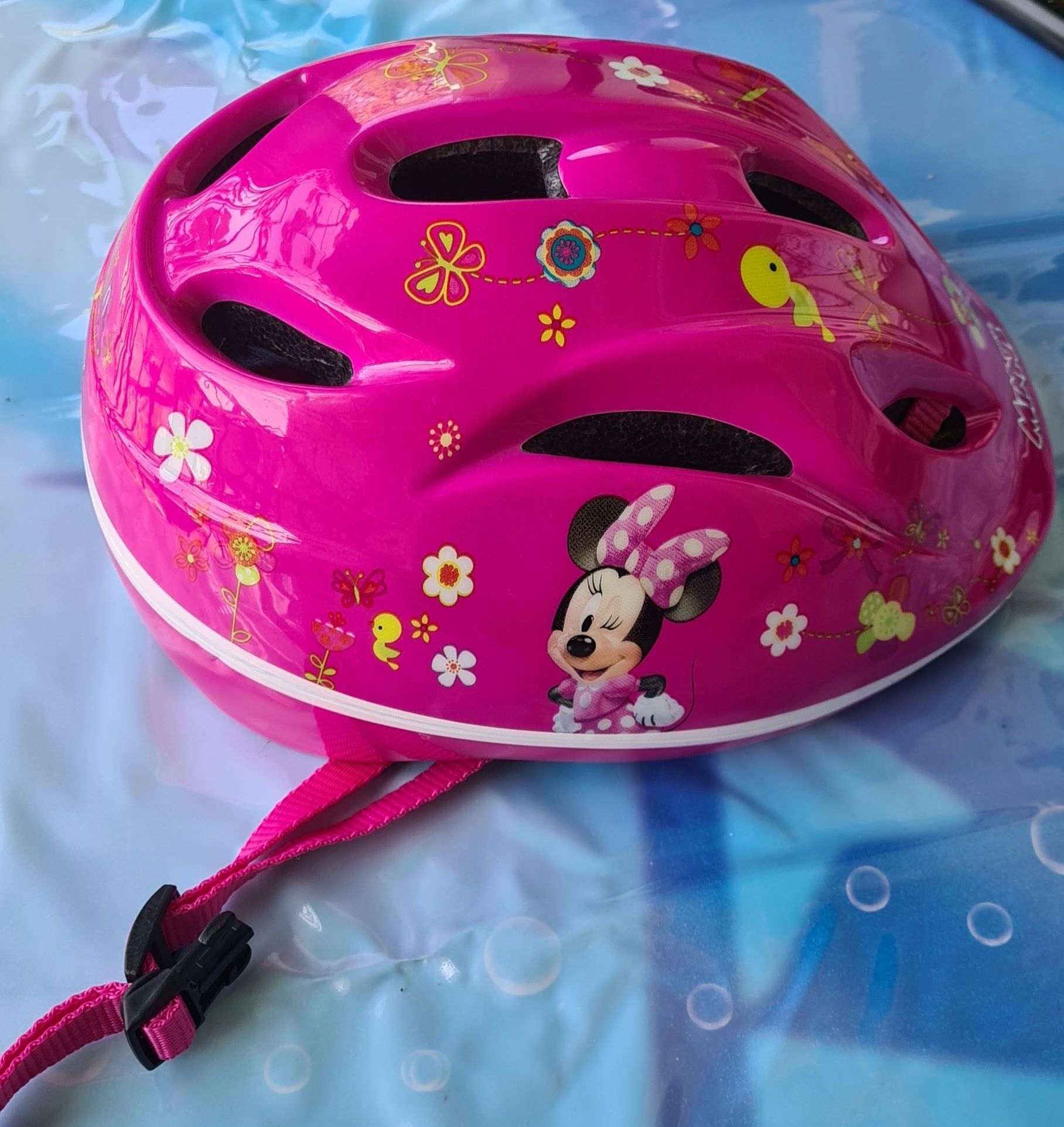 Kask Minnie Mouse dla dziewczynki od 51cm do 58cm