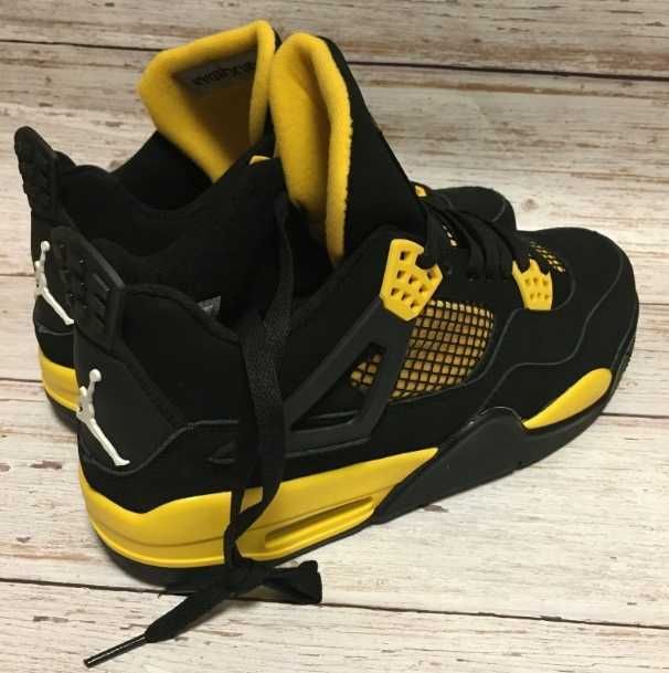 Jordan 4 Retro Thunder R.39