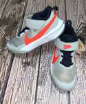 Кроссовки nike hustle cw 6736-006 для ребенка. размер 33 (21,5 см)