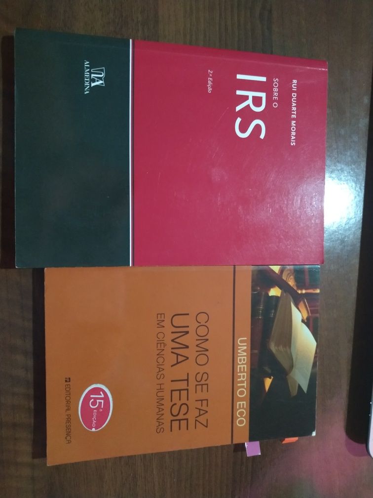 Vários livros .     .