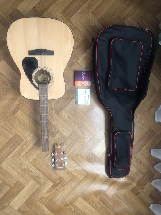 Продам гітару Yamaha f310