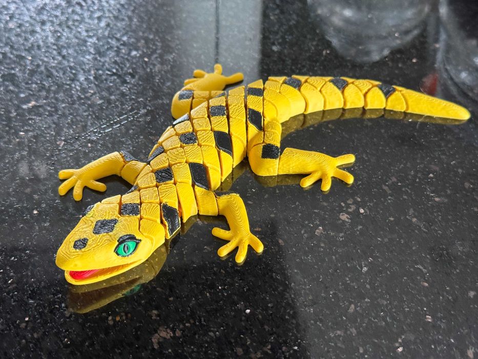 Gekon Segmentowy 3D – elastyczny, ruchoma zabawka, ozdoba terrarium