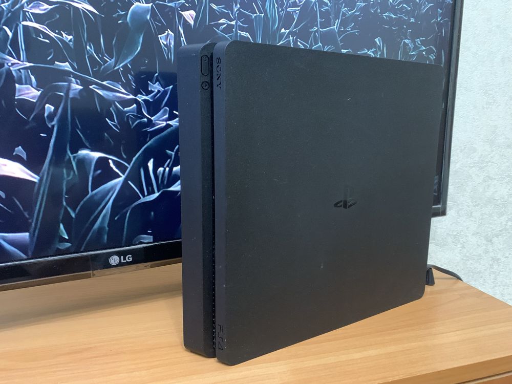 Playstation 4 slim, 1 Tb