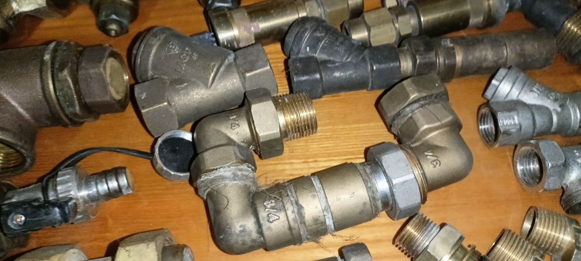 Kształtki, zawory itp. to co na zdjęciach - 12 kg