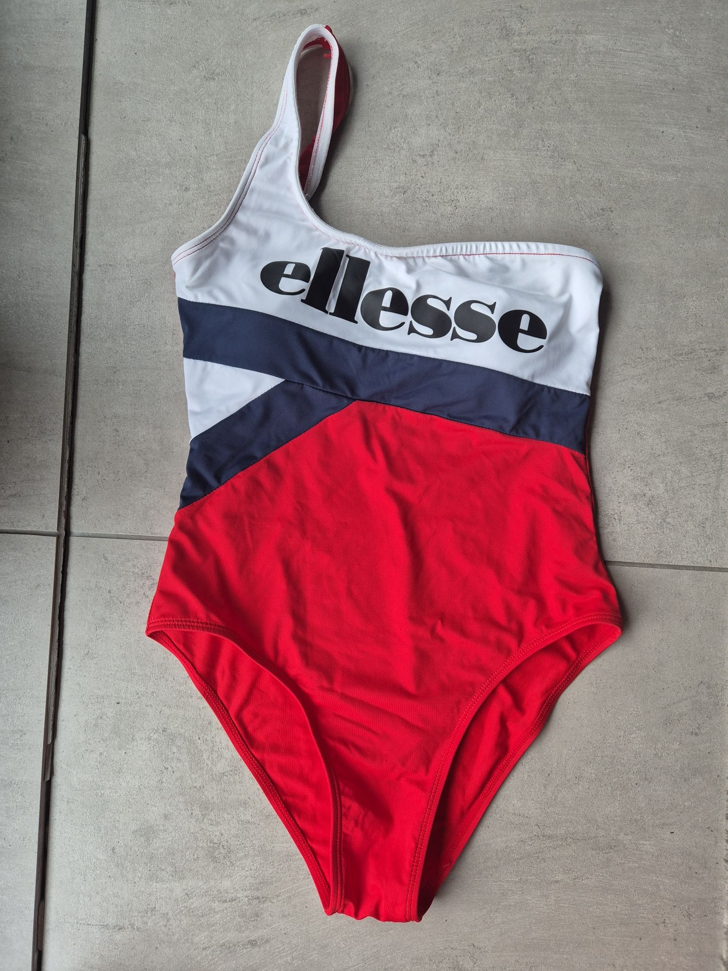 Strój Ellesse S nowy