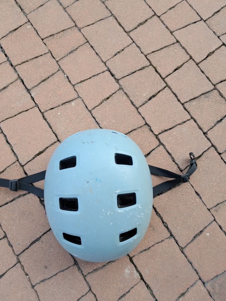 Kask dziecięcym decathlon