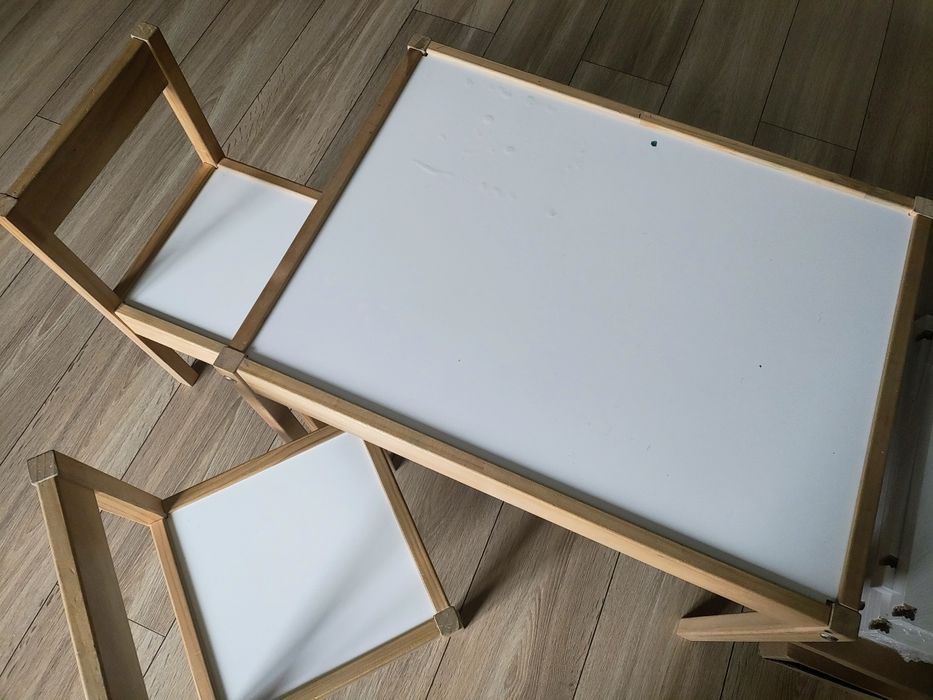 Stolik z krzesłami dla dzieci Ikea