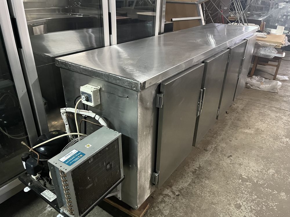 Balcão de refrigeração em inox de 4 portas