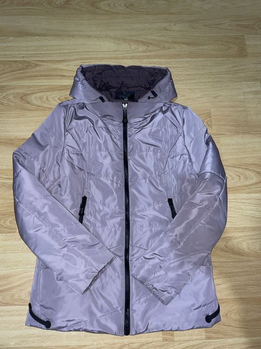 Курточка жіноча.