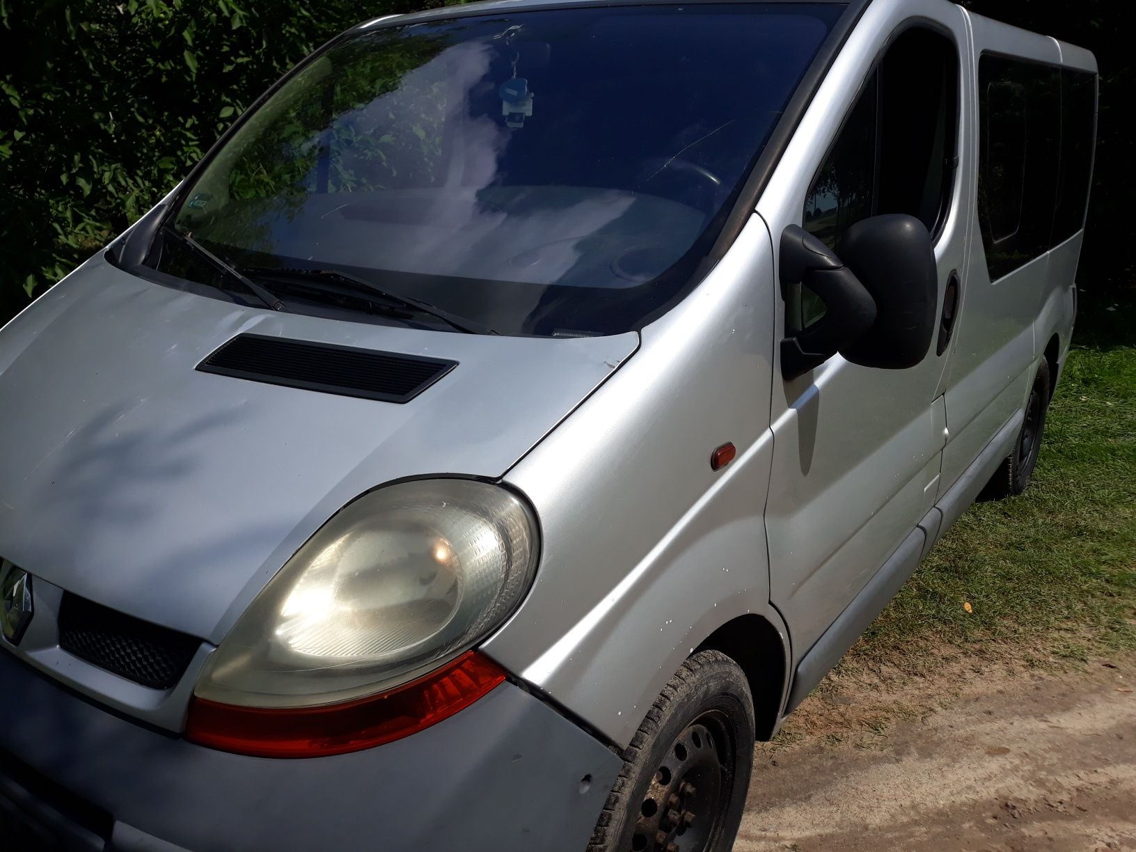 Renault trafic vivaro maska błotnik gril zderzak