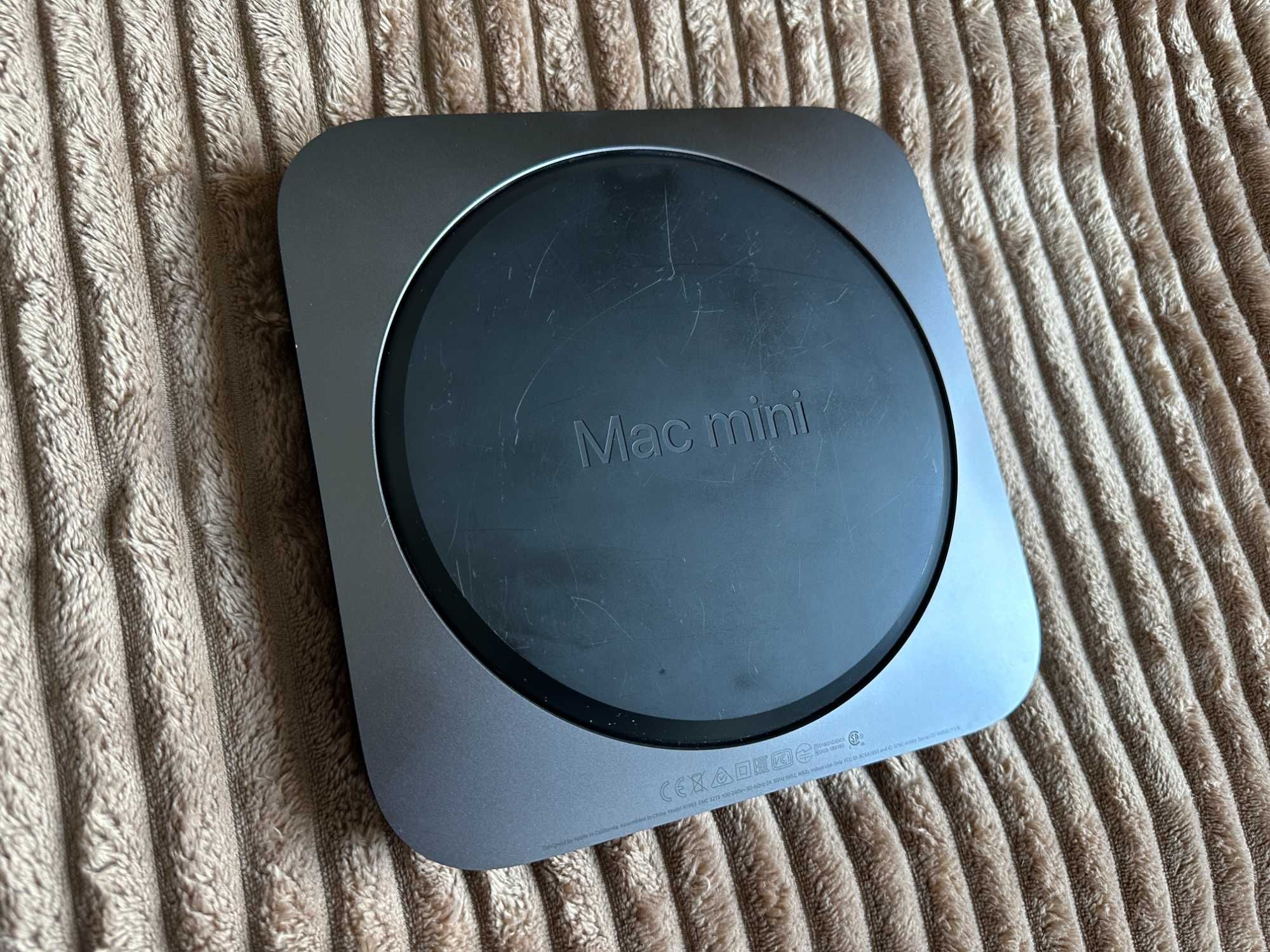 Mac mini 2018 Model A1993 + klawiatura A1314