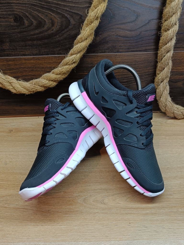 Szare damskie buty sportowe Nike Free Run 2