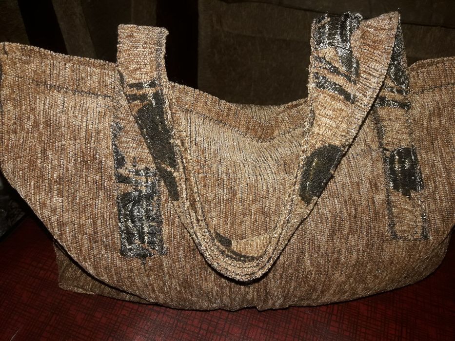 Продам Отличные Сумки в наличии 2 шт.фото 1.Тряпчаную Сумку с косметич