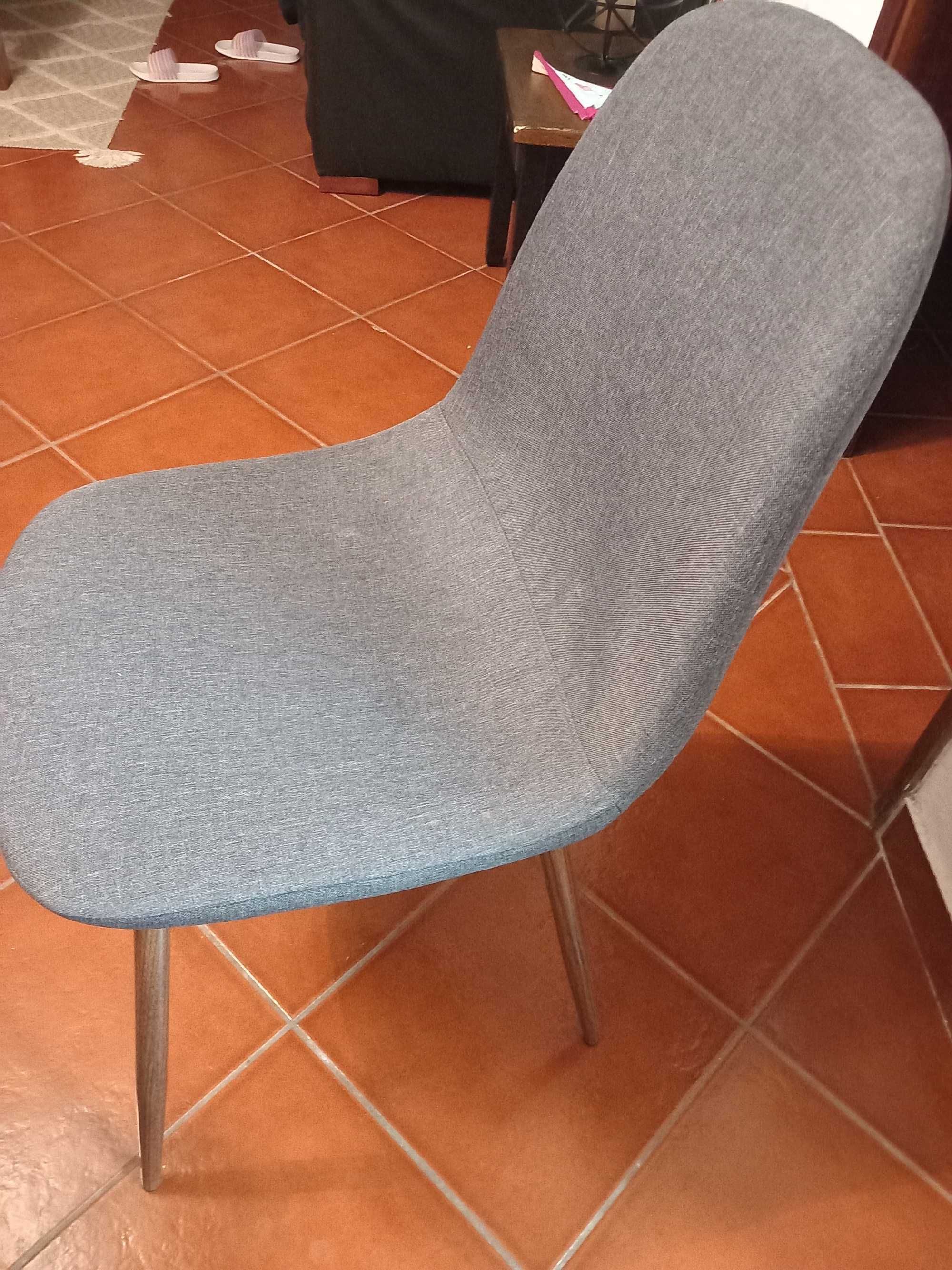 Conjunto mesa+cadeiras