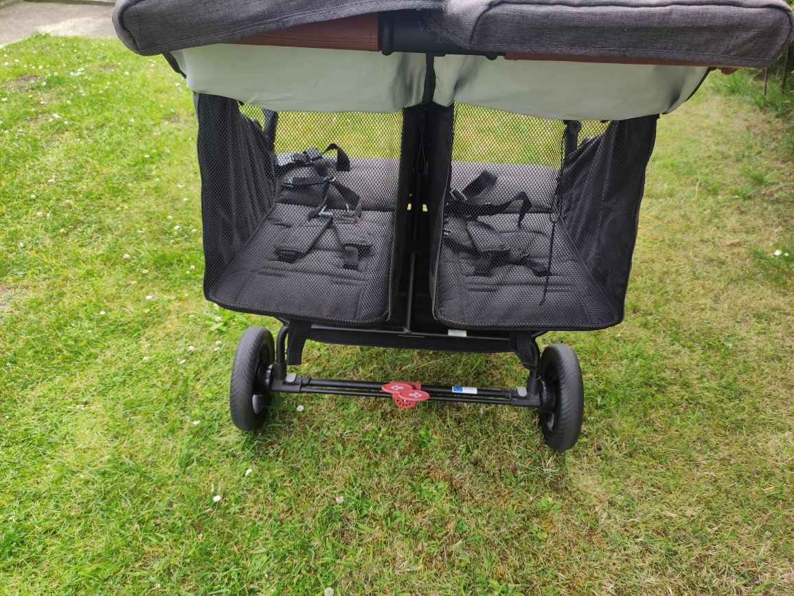 Wózek valco snap Duo trend Charcoal bliźniaczy rok po roku