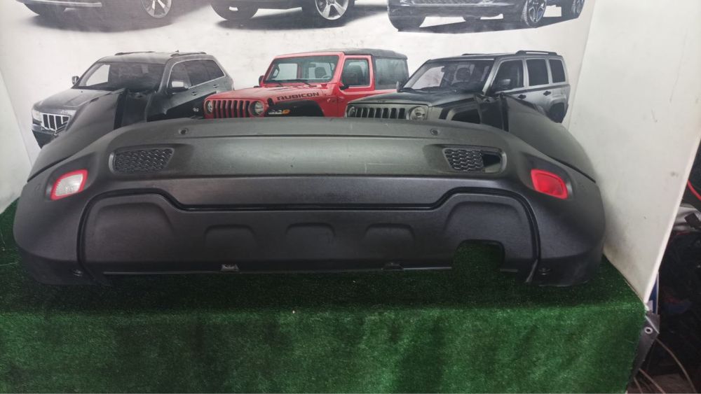 Задній бампер Jeep Renegade під парктроніки 2014-2019  5VW93LXHAA