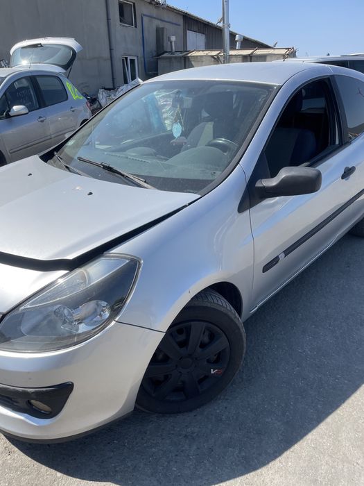 Розбірка розборка  Renault Clio Рено Кліо шрот бампер фара капот