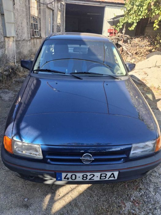 Vende se Opel Astra
