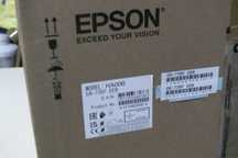 Projetor de Ultra Curta Distância Epson EB-735F | Branco
