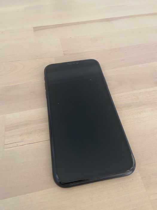 iPhone XR, 64gb. + capas e acessórios