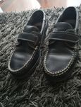 Sapatos em pele praticamente novos