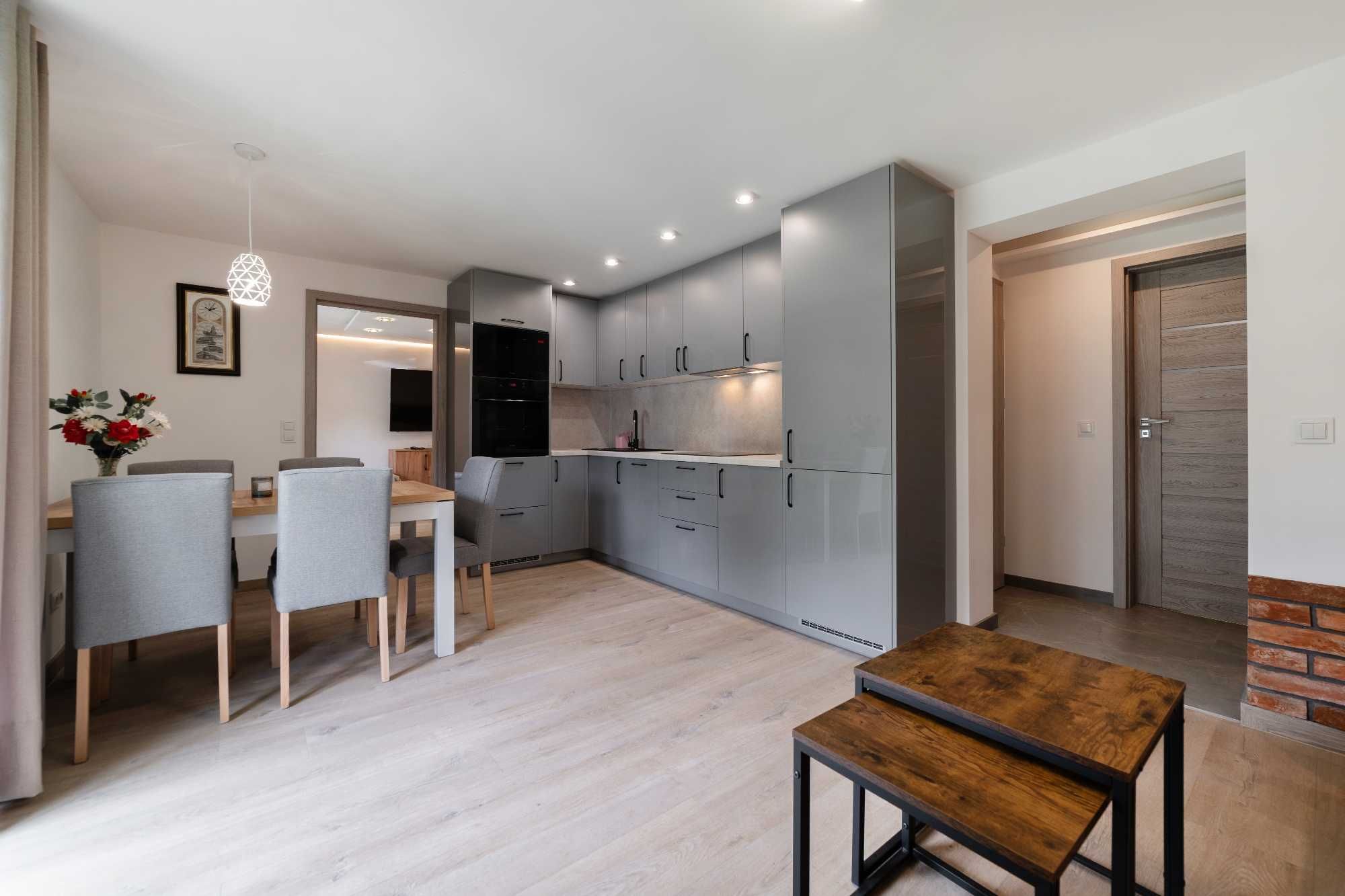Pokoje do wynajęcia ANIELA - Apartament  5 - osobowy