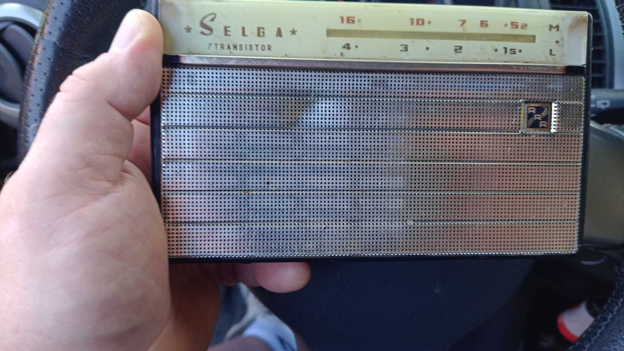 Stare radio SELGA z czasów PRL