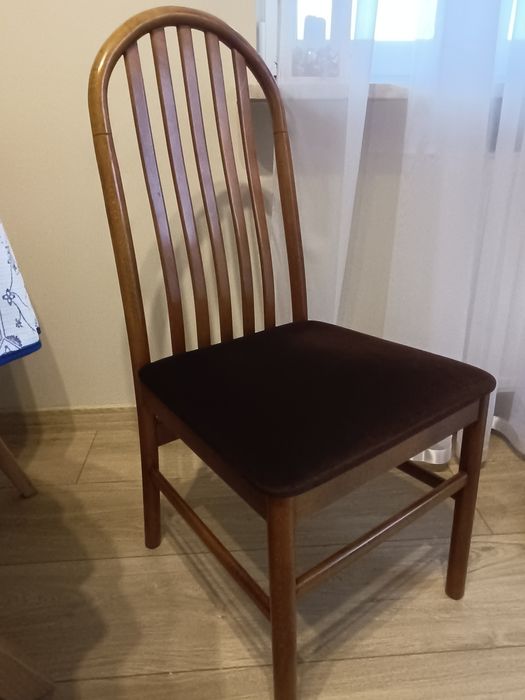 Komplet 6 krzeseł  FAMEG