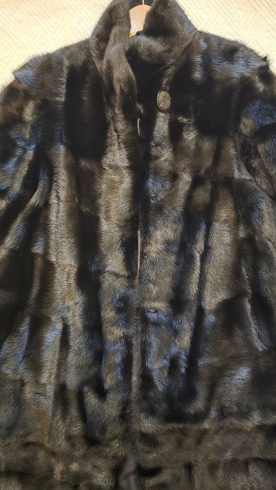 Натуральна норкова шуба, чорного кольору
