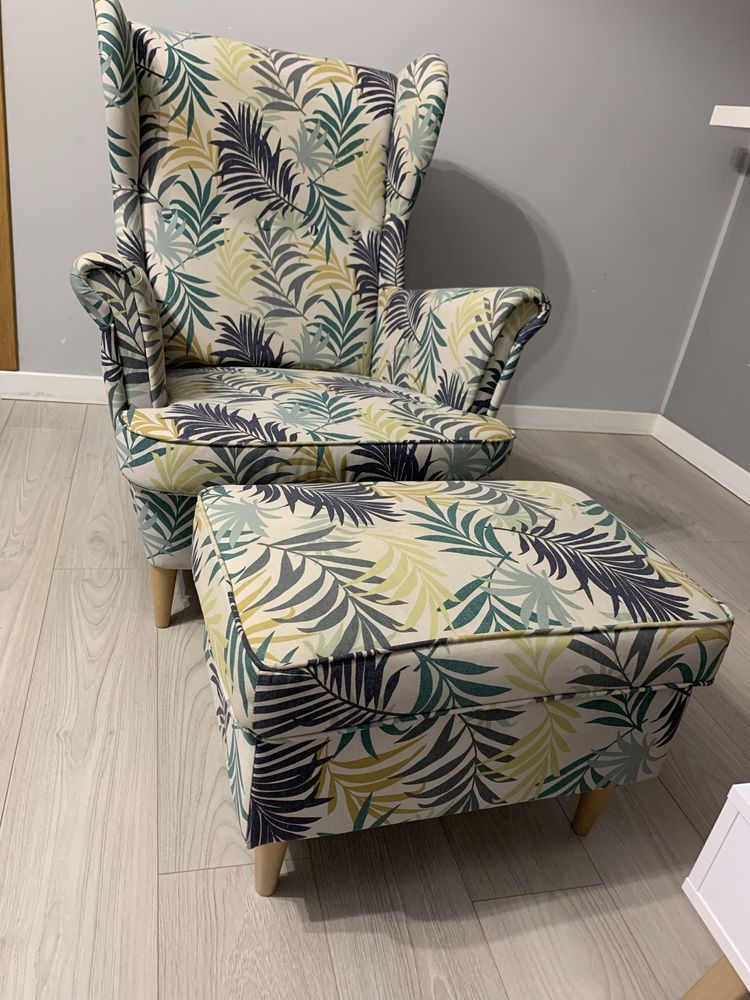 Fotel uszak Ikea z podnóżkiem