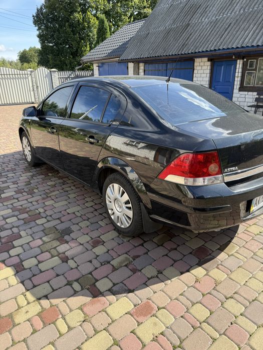 Opel Astra H 2012 рік седан