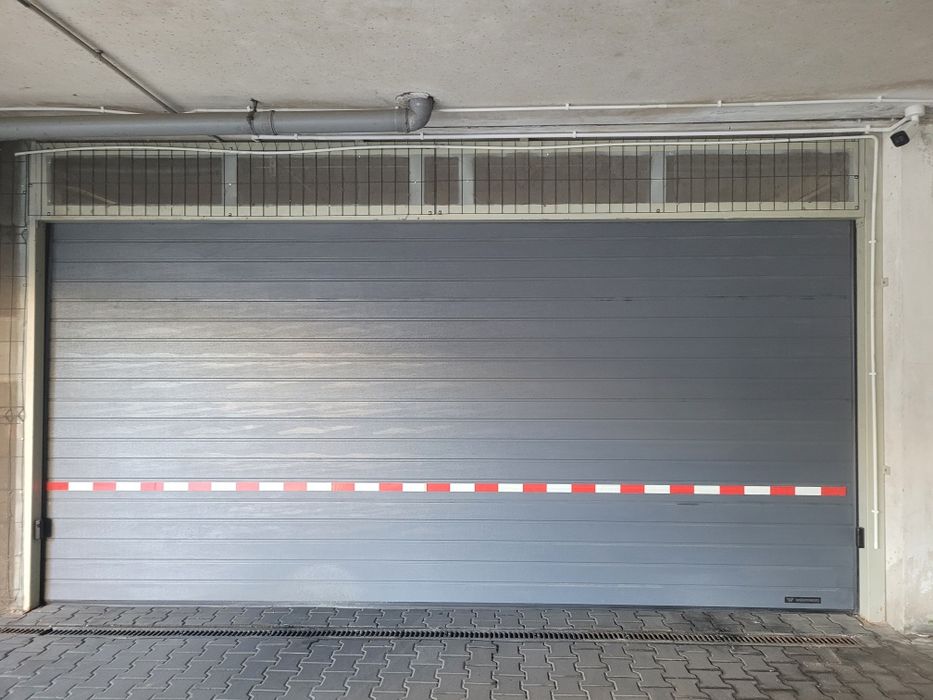 Wynajem lub sprzedaż miejsca postojowego w hali garażowej