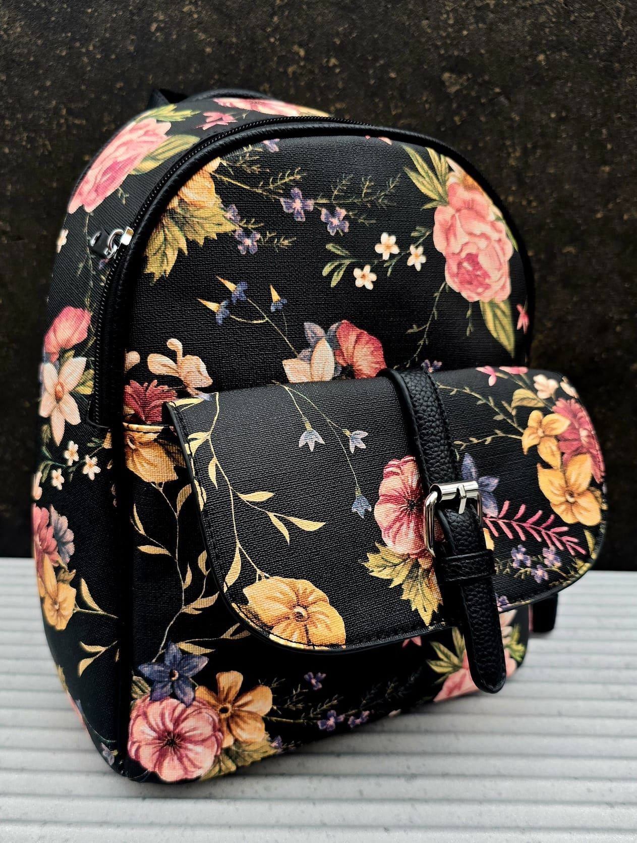 Nowy modny plecak damski marki Marco Contti kwiaty czarny