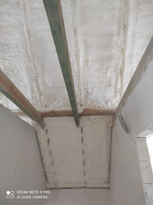 Ocieplanie ocieplenie poddasza dachu fundamentów pianką pur piana pur