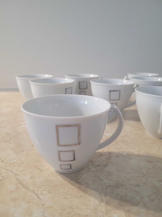 Serwis obiadowo-kawowy dla 12 osób z porcelany