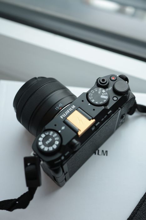 Aparat cyfrowy Fujifilm X-M5 + 15-45mm.