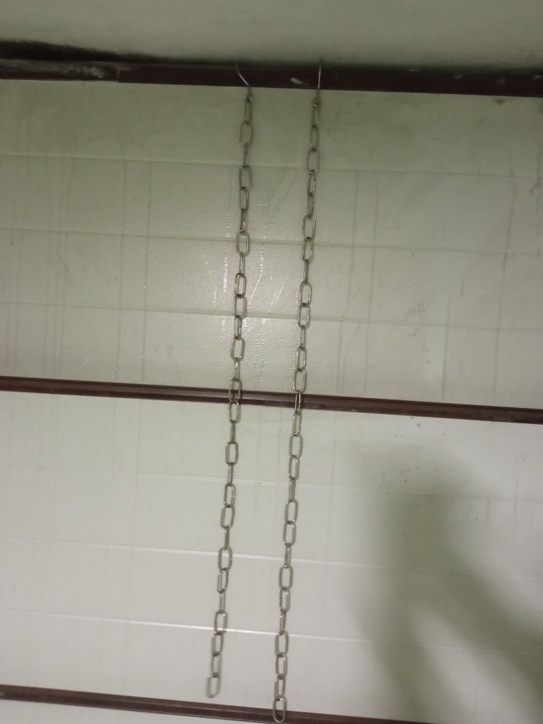 Sprzedam łańcuchy ubraniowe metalowe 110 cm.