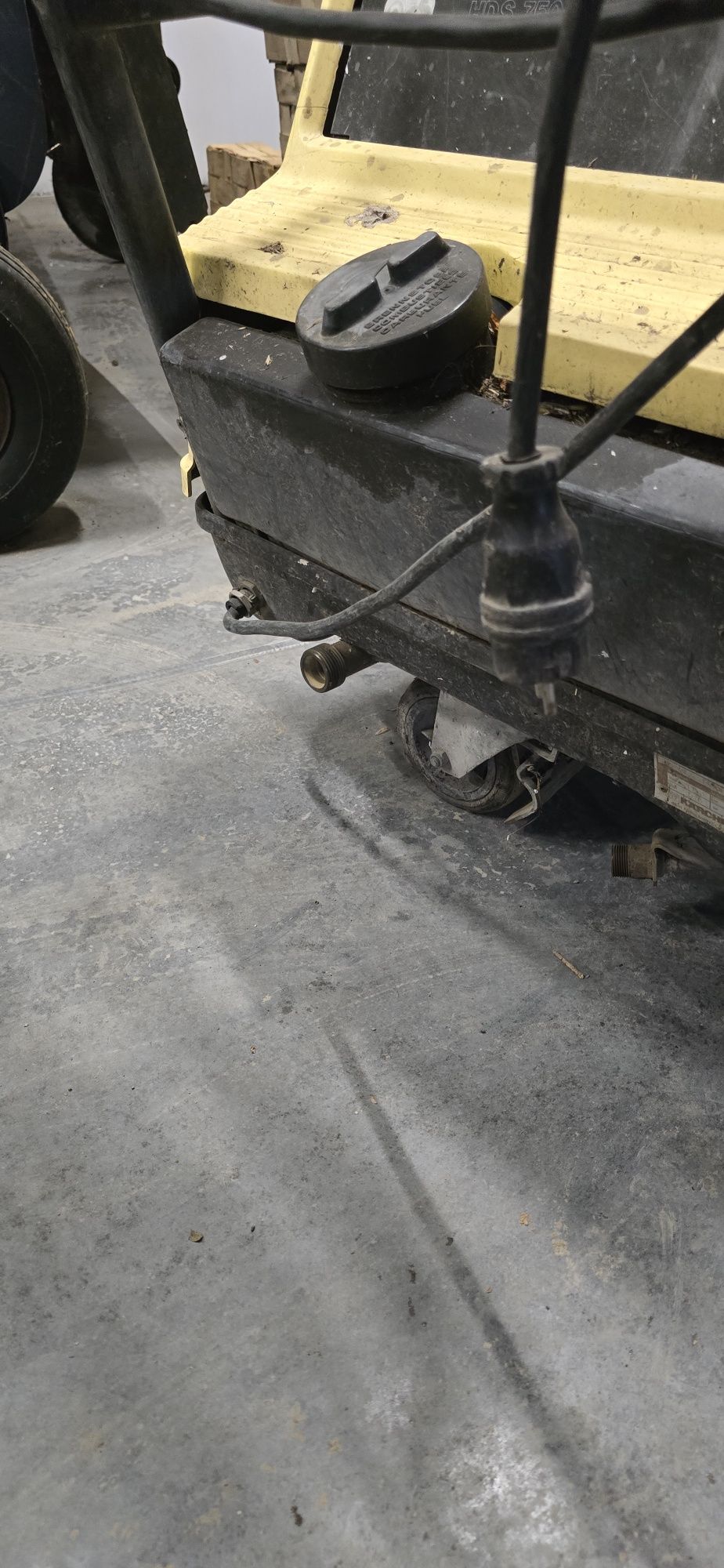 Sprzedam myjka karcher do naprawy