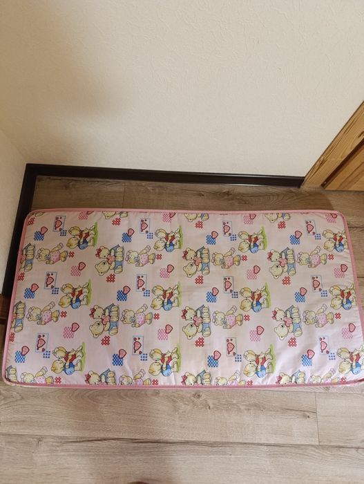 Матрас в дитяче ліжко