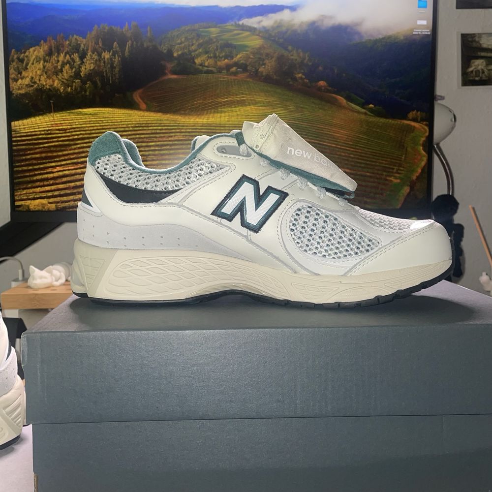 New Balance 2002R / 2002