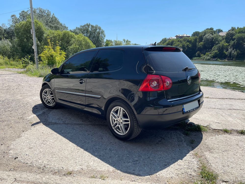 Продам VW Golf 5 1.6MPI 2005р
