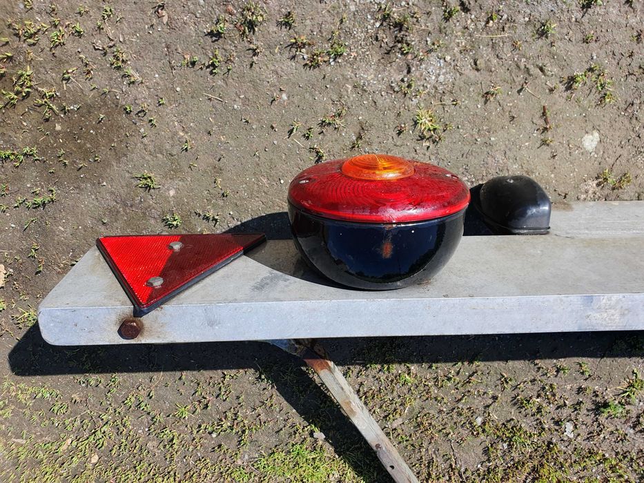 DOBRY STAN Listwa świetlna do przyczepki/oświetlenie tylne/belka/panel