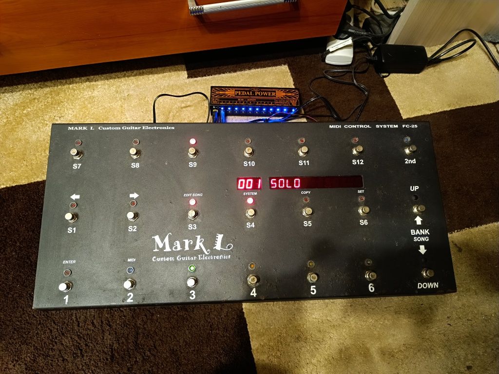 Multi efekt gitarowy Kemper profiler + 2 kontrolery